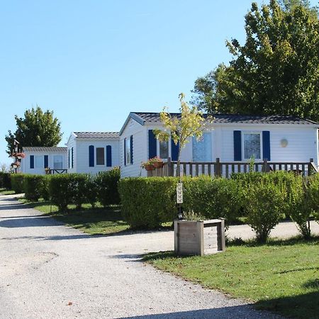 Camping Du Pontis Verteillac Exterior foto