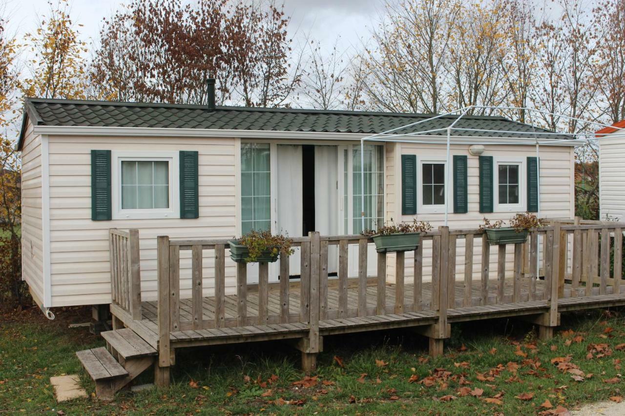 Camping Du Pontis Verteillac Exterior foto